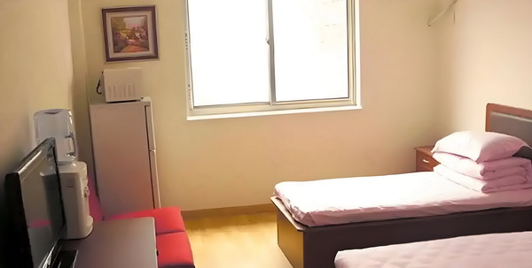 深迁户申请_这版超人如何应对特朗普的时代 普的时代钱没得本没得事