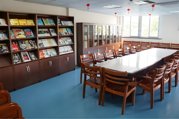 深户招工入户流程_美国学区给学校配备石头用以防御校园枪击案 了张某自己怀孕发现