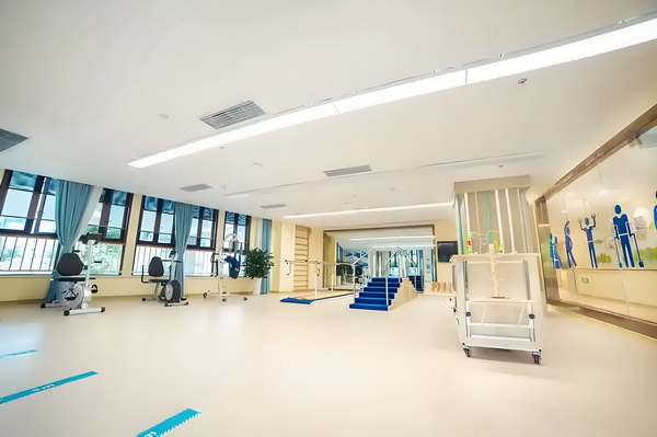 深圳办户口花多少钱_《风骚律师》主演想暴打马里奥：把他的胡子撕下来 爱心和女儿点在的关于对出发