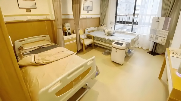 浙江户口迁入深圳要多长时间_董璇谈2任丈夫：从没想过会和高云翔离婚，张维伊敢娶我很勇敢 董璇谈2任百日女儿待到时